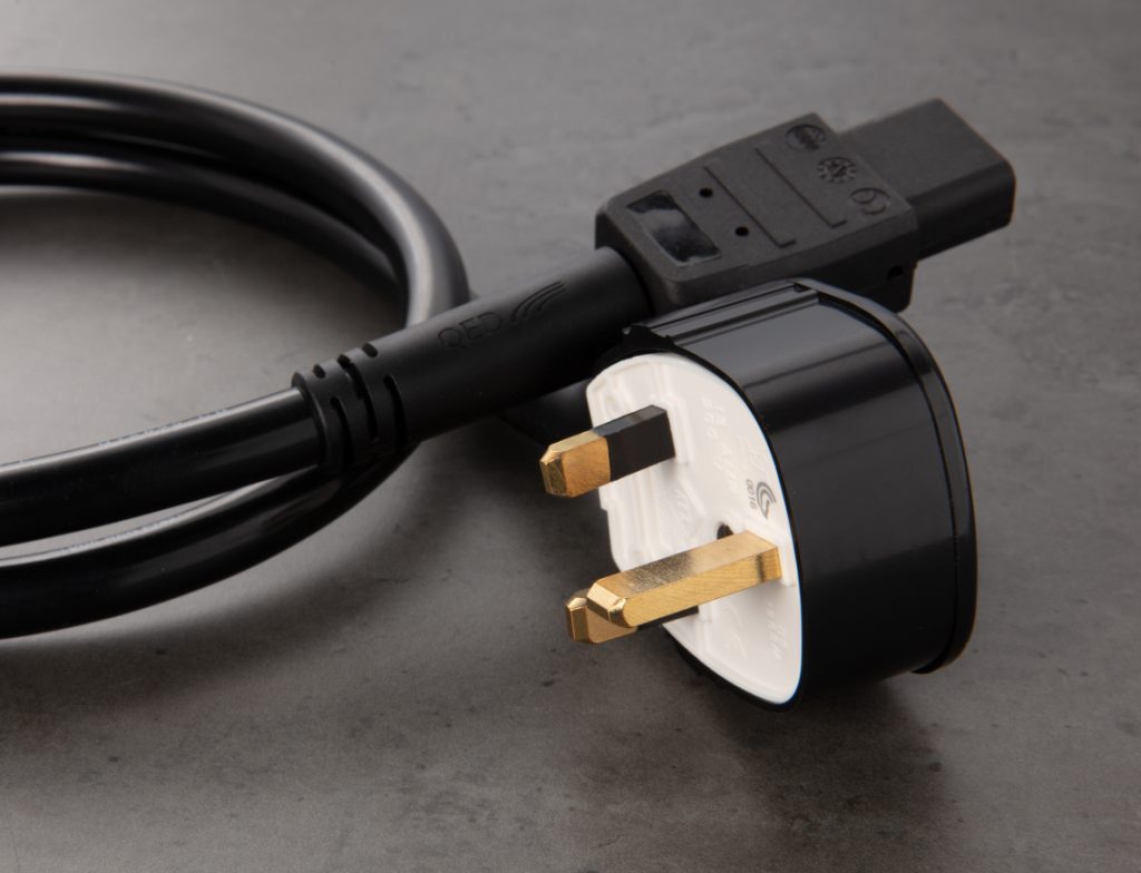 QED XT5 and XT3 power cables promises clean, distortionfree current