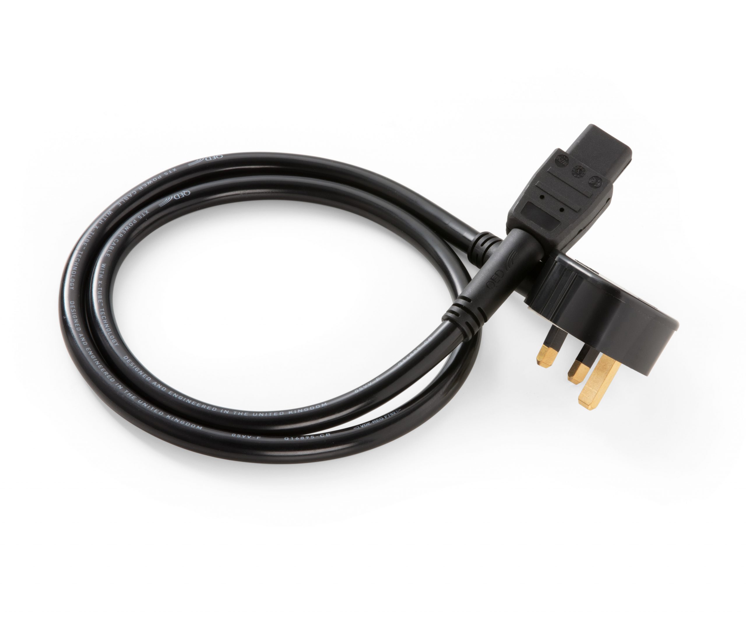 QED XT5 and XT3 power cables promises clean, distortionfree current